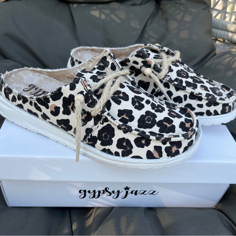 Gypsy Jazz Leopard Print Slip-Ons